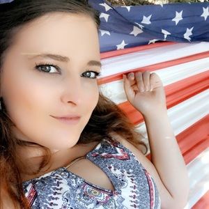 Meet your Posher, Candace